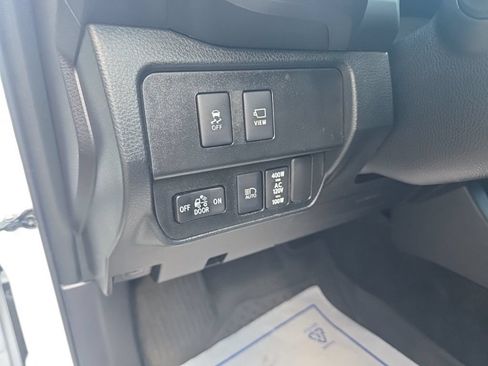 Used 2021 Toyota Tacoma TRD Sport w/ TRD Premium Sport Package AWD/4WD image 20