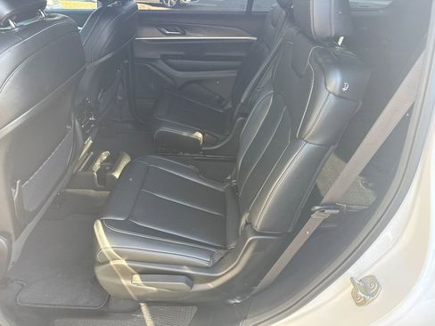 Used 2024 Jeep Grand Cherokee L Limited w/ Black Appearance Package AWD/4WD image 21