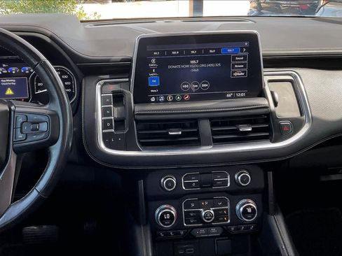 Used 2021 GMC Yukon XL AT4 w/ AT4 Premium Plus Package AWD/4WD image 6