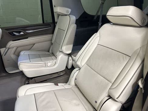 Used 2021 GMC Yukon XL Denali w/ Denali Premium Package RWD image 14