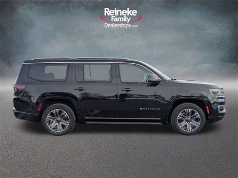 Used 2024 Jeep Wagoneer Series II w/ Flexible Seating Group image 4