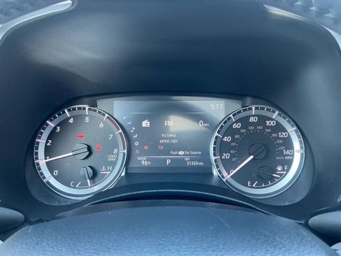Used 2023 Toyota Highlander XLE FWD image 23