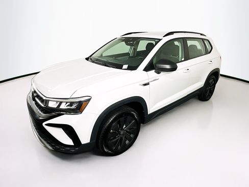 Used 2024 Volkswagen Taos S FWD image 3