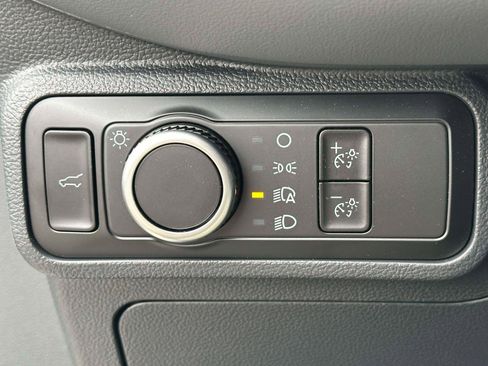 Certified 2025 Ford Explorer Active image 20