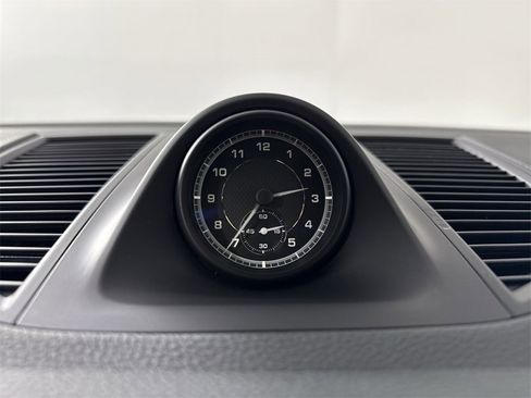 Certified 2022 Porsche Macan image 29