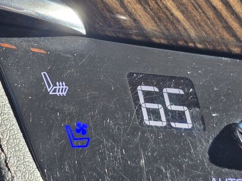 Used 2021 Cadillac XT6 Sport w/ Platinum Package image 32