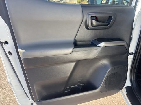 Used 2022 Toyota Tacoma SR5 w/ Technology Package AWD/4WD image 13