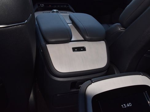 New 2025 Lincoln Navigator Reserve w/ Jet Appearance Package image 19