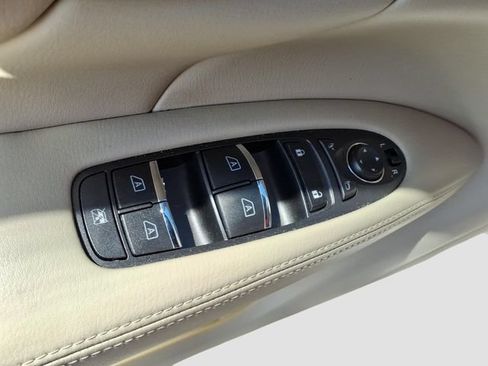 Used 2011 INFINITI M37 w/ Premium Pkg RWD image 9