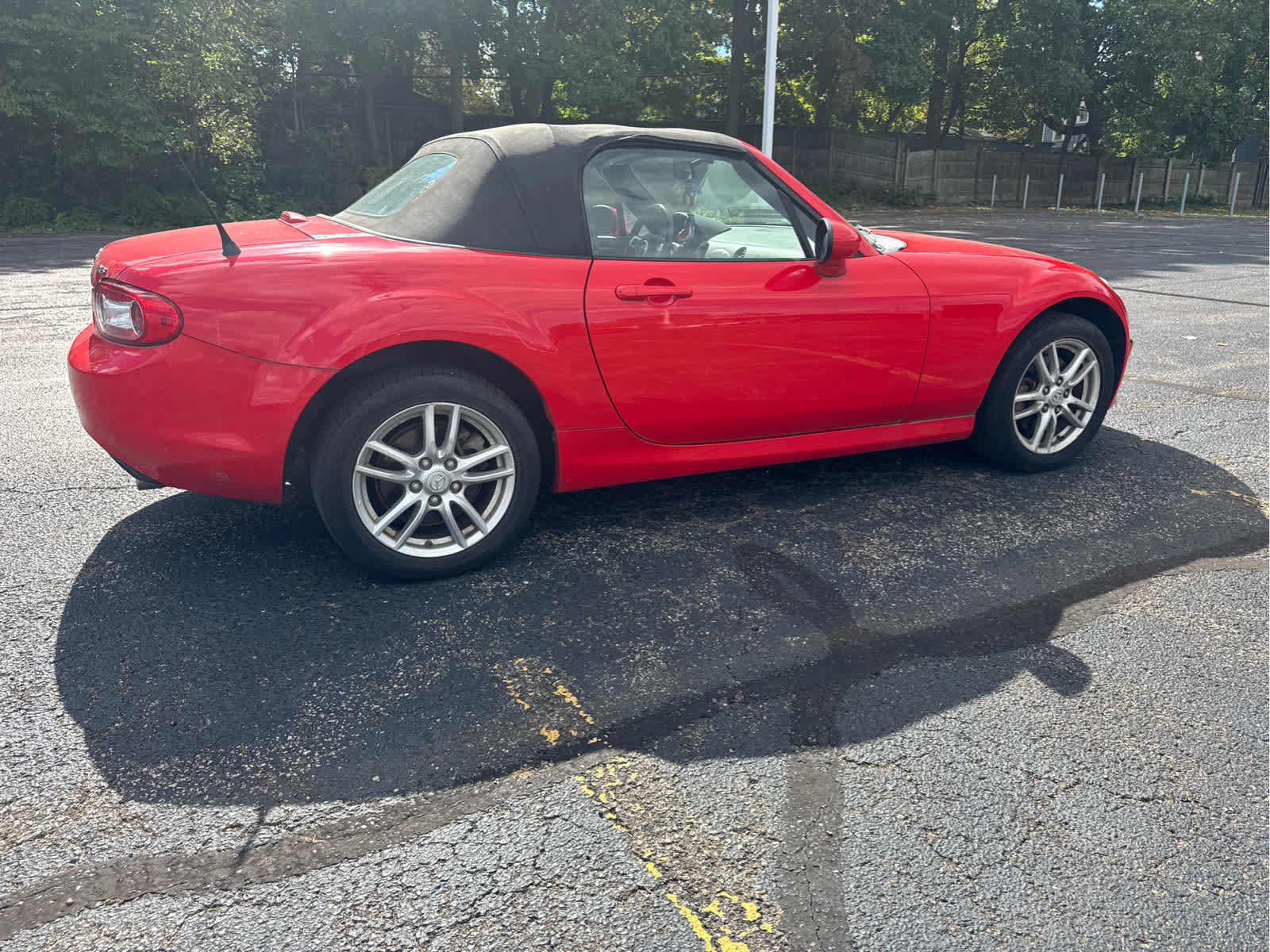 Used 2011 MAZDA MX-5 Miata Sport RWD image 13