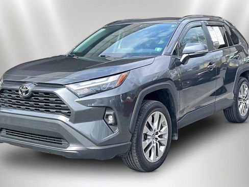 Used 2022 Toyota RAV4 XLE Premium AWD/4WD image 3