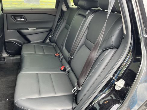 Used 2023 Nissan Rogue SV w/ SV Premium B Package AWD/4WD image 18