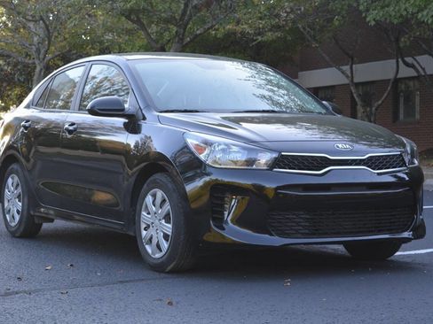 Used 2021 Kia Rio LX image 4