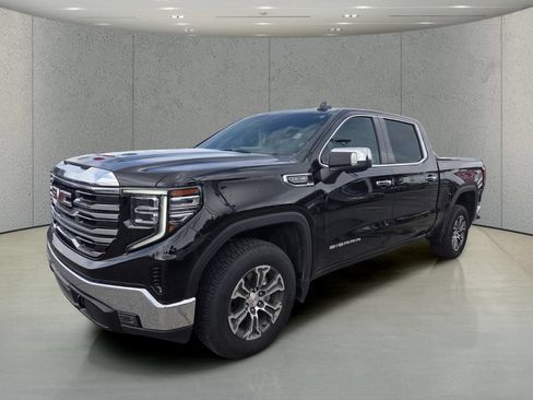 Used 2025 GMC Sierra 1500 SLT RWD image 1