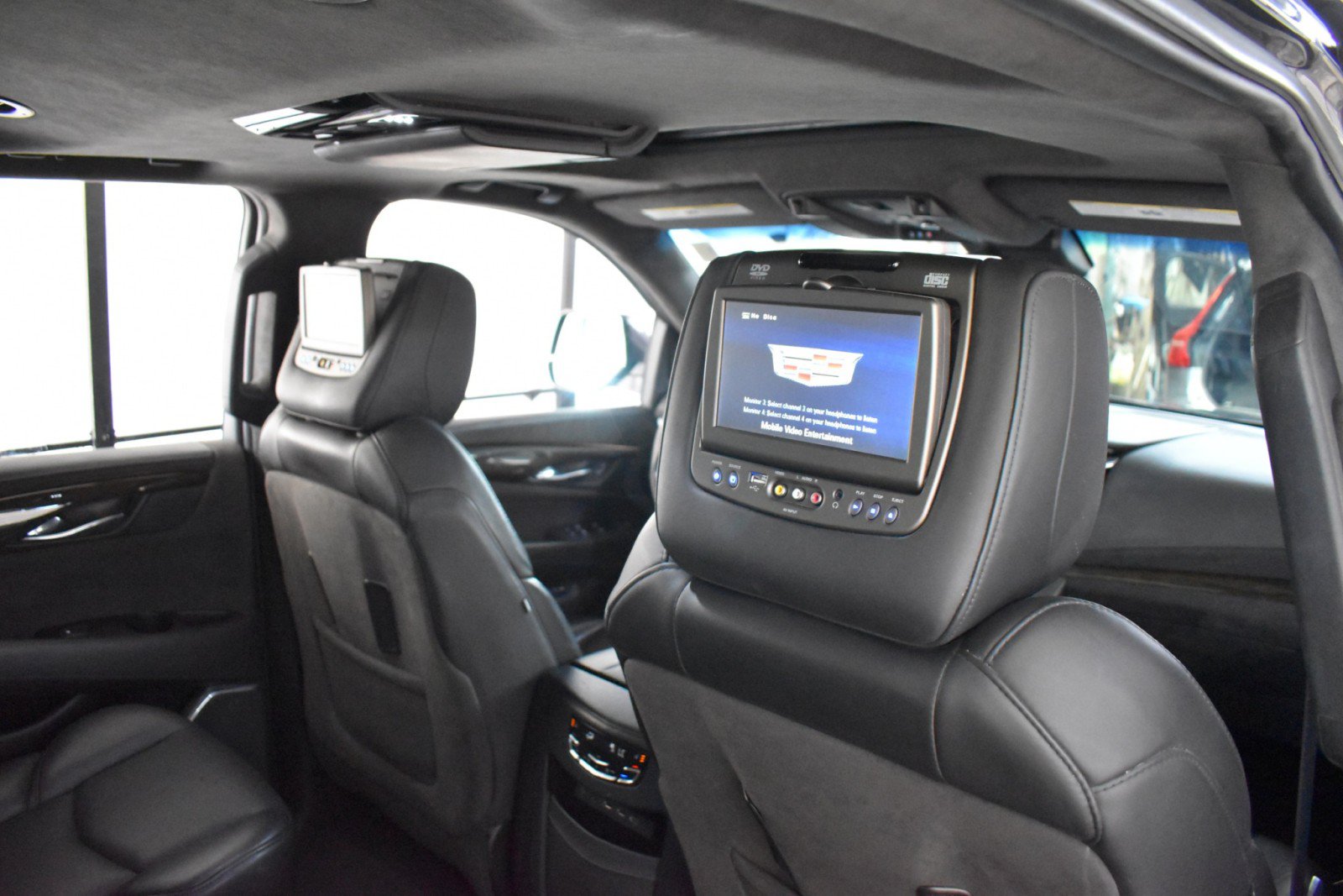 Used 2017 Cadillac Escalade Platinum AWD/4WD image 45