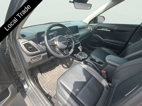 Used 2024 Kia Seltos EX FWD image 9