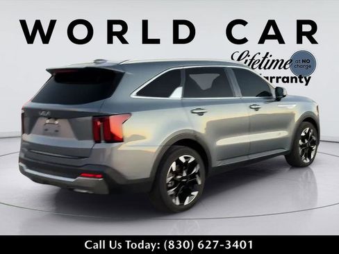 Used 2024 Kia Sorento EX w/ Panoramic Sunroof Package image 15
