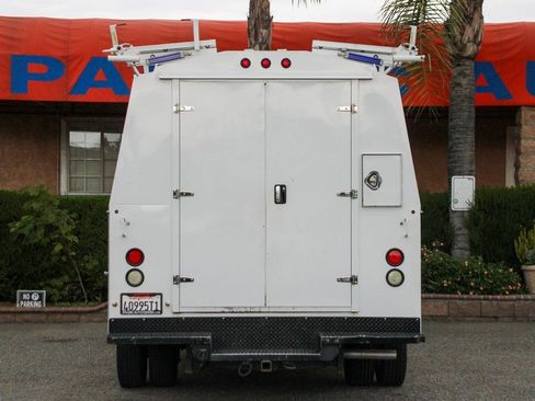 Used 2014 Ford E-350 and Econoline 350 Super Duty w/ Power Windows & Locks Group image 6