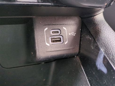 Certified 2022 Jeep Compass Limited image 31