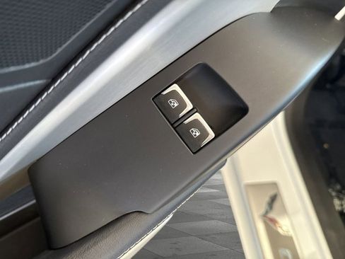 Used 2017 Chevrolet Corvette Stingray Coupe w/ 1LT image 10