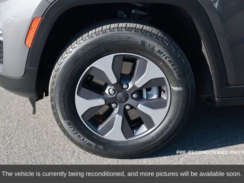 Used 2022 Jeep Grand Cherokee Limited 4xe image 12