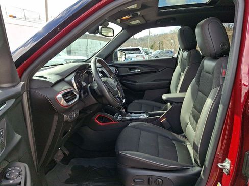 Used 2023 Chevrolet TrailBlazer RS w/ Sun and Liftgate Package image 13