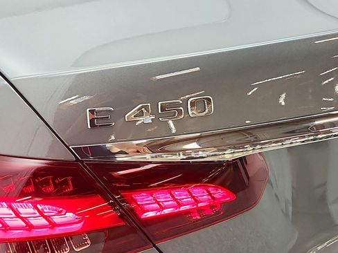 Used 2022 Mercedes-Benz E 450 4MATIC Sedan image 24