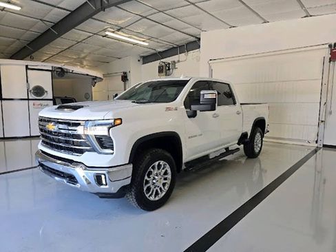Used 2024 Chevrolet Silverado 2500 LTZ w/ LTZ Plus Package AWD/4WD image 1