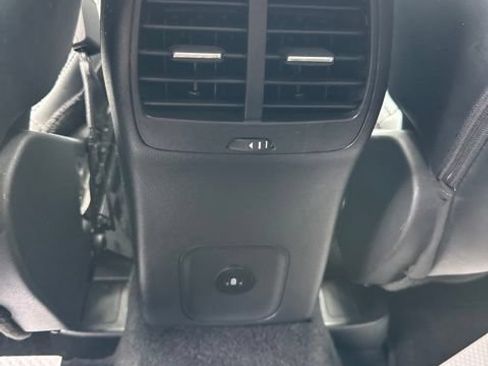 Used 2025 Ford Escape Platinum AWD/4WD image 22