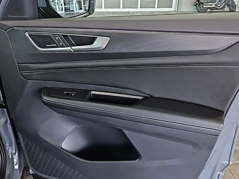 New 2026 Volkswagen Atlas Cross Sport SEL Premium R-Line image 11