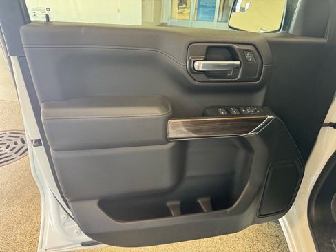 Used 2022 Chevrolet Silverado 1500 RST image 18