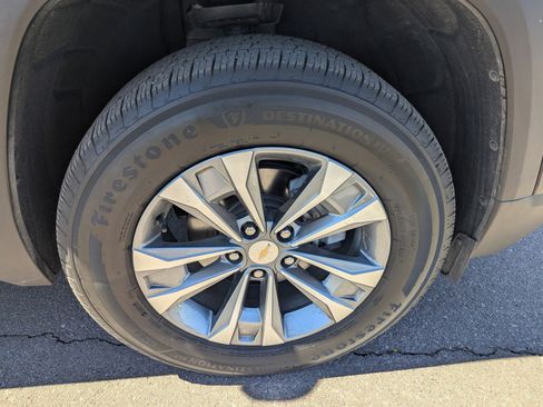 Certified 2025 Chevrolet Equinox LT image 9