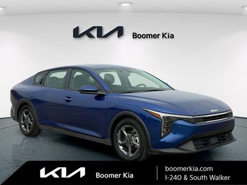 Certified 2025 Kia K4 LXS image 3