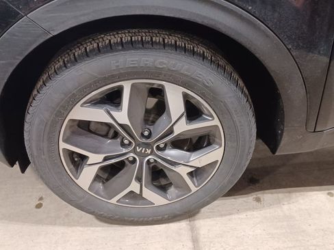 Used 2020 Kia Sportage EX image 3