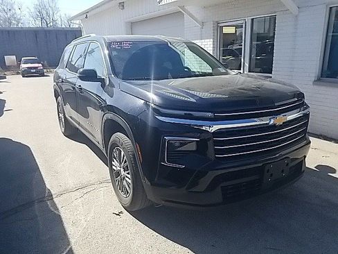 Certified 2025 Chevrolet Traverse LT image 3