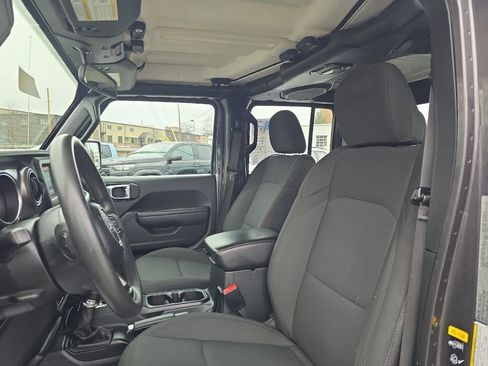 Used 2023 Jeep Gladiator Sport image 3