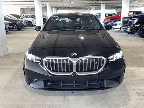 Certified 2024 BMW i5 eDrive40i w/ M Sport Package image 3