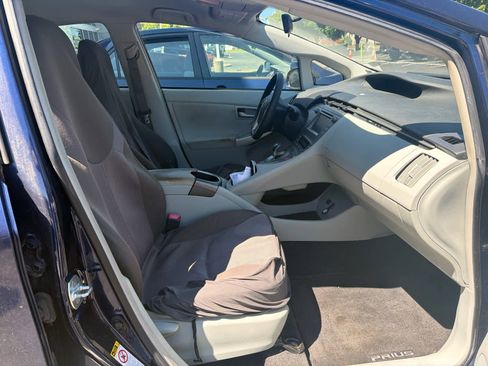 Used 2013 Toyota Prius Two FWD image 7