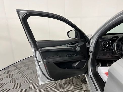 Used 2020 Alfa Romeo Stelvio Ti Sport w/ Quick Order Package 22S Sport AWD/4WD image 12