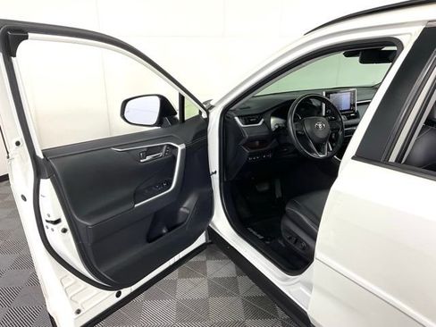 Used 2019 Toyota RAV4 Limited w/ Cold Weather Package AWD/4WD image 25