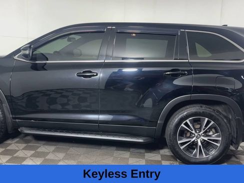 Used 2019 Toyota Highlander Plus AWD/4WD image 8