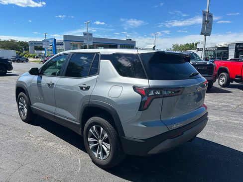 Used 2026 Chevrolet Equinox LT FWD image 7