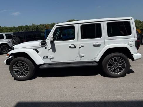 Used 2023 Jeep Wrangler High Altitude AWD/4WD image 6