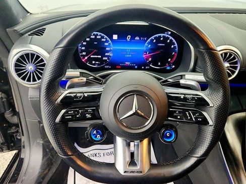 Used 2022 Mercedes-Benz SL 63 AMG 4MATIC w/ Driver Assistance Package image 12