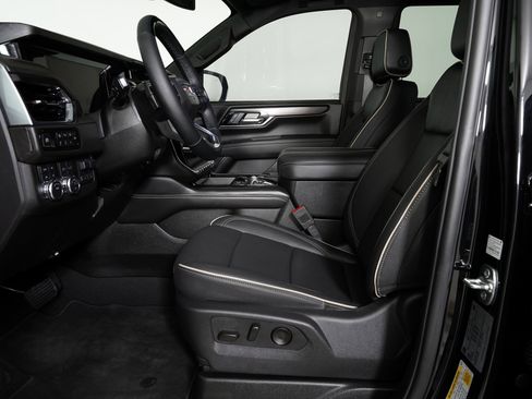 Used 2025 GMC Yukon Elevation w/ LPO, Yukon Black Package image 18