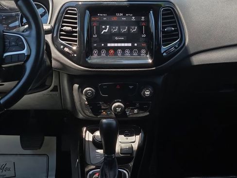 Used 2020 Jeep Compass Limited AWD/4WD image 18