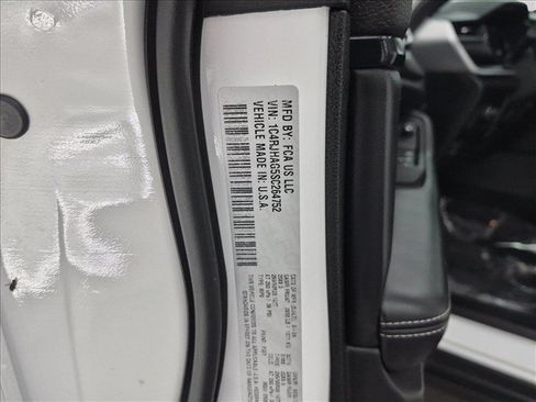 Certified 2025 Jeep Grand Cherokee Altitude AWD/4WD image 29