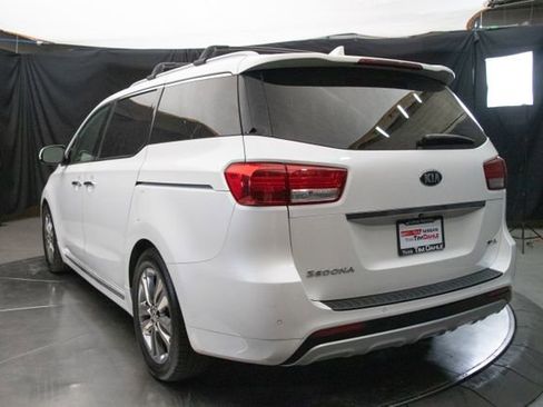 Used 2018 Kia Sedona SX Limited image 10