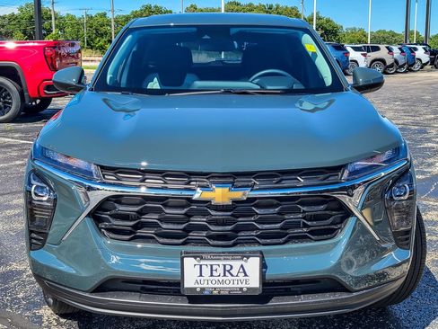New 2026 Chevrolet Trax LS w/ LS Convenience Package FWD image 4