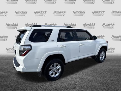 Used 2019 Toyota 4Runner SR5 AWD/4WD image 10
